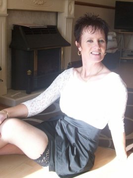 HalterlosePia aus Bern,Schweiz